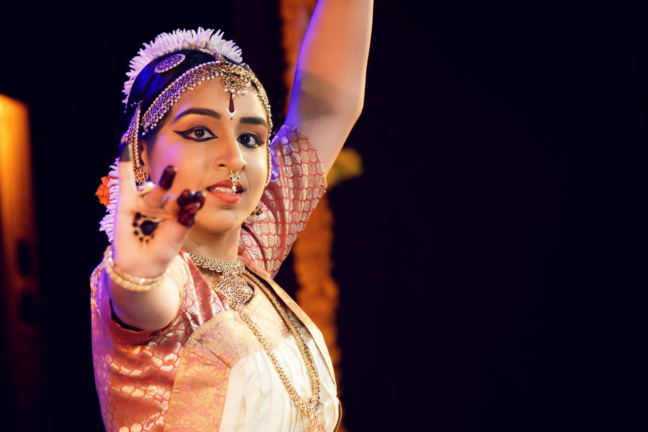 Sujaya Vijayakumar performing Bharatanatyam